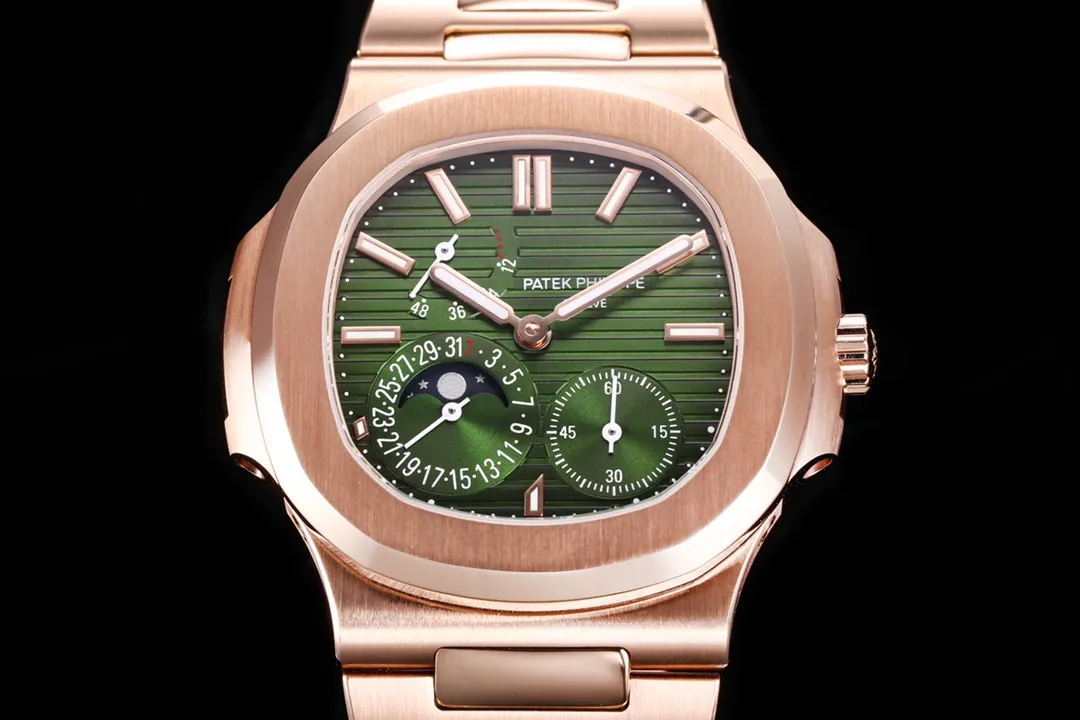【Top replica】💰5320! Patek Philippe Nautilus 5712/1A-001 multi-function watch combines classic aesthetics and brings together the best of the past! [Case] ​​The size of the watch is 40 mm. The pillow-shaped case, which is the same as the original, adopts a combination of two processes: front brushing and side polishing, which has a clear sense of layering and full texture. Showing exquisite craftsmanship. [Strap] The original strap is tailor-made one to one. The central polished part of each strap can show the shape of a diamond, showing a high-end texture. [Movement] 3K Factory uses a customized version of PP.Cal.240 PS IRM C LU movement, which perfectly restores the original, date, true kinetic energy, and true moon phase functions. 3K ingenious work, welcome all watch friends to taste it!